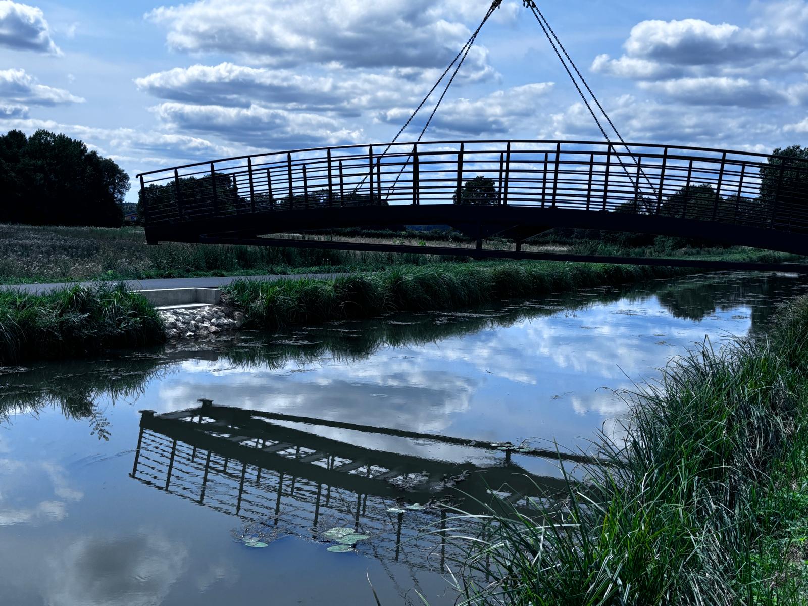 passerelle Pont passerelle sur le canal du Berry